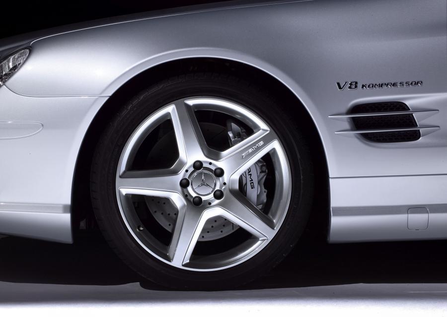  Mercedes-Benz SL55 AMG 2006 года  (фото 36 из 69)